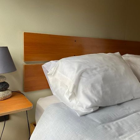 Hostal Los Pioneros Puerto Natales Zewnętrze zdjęcie