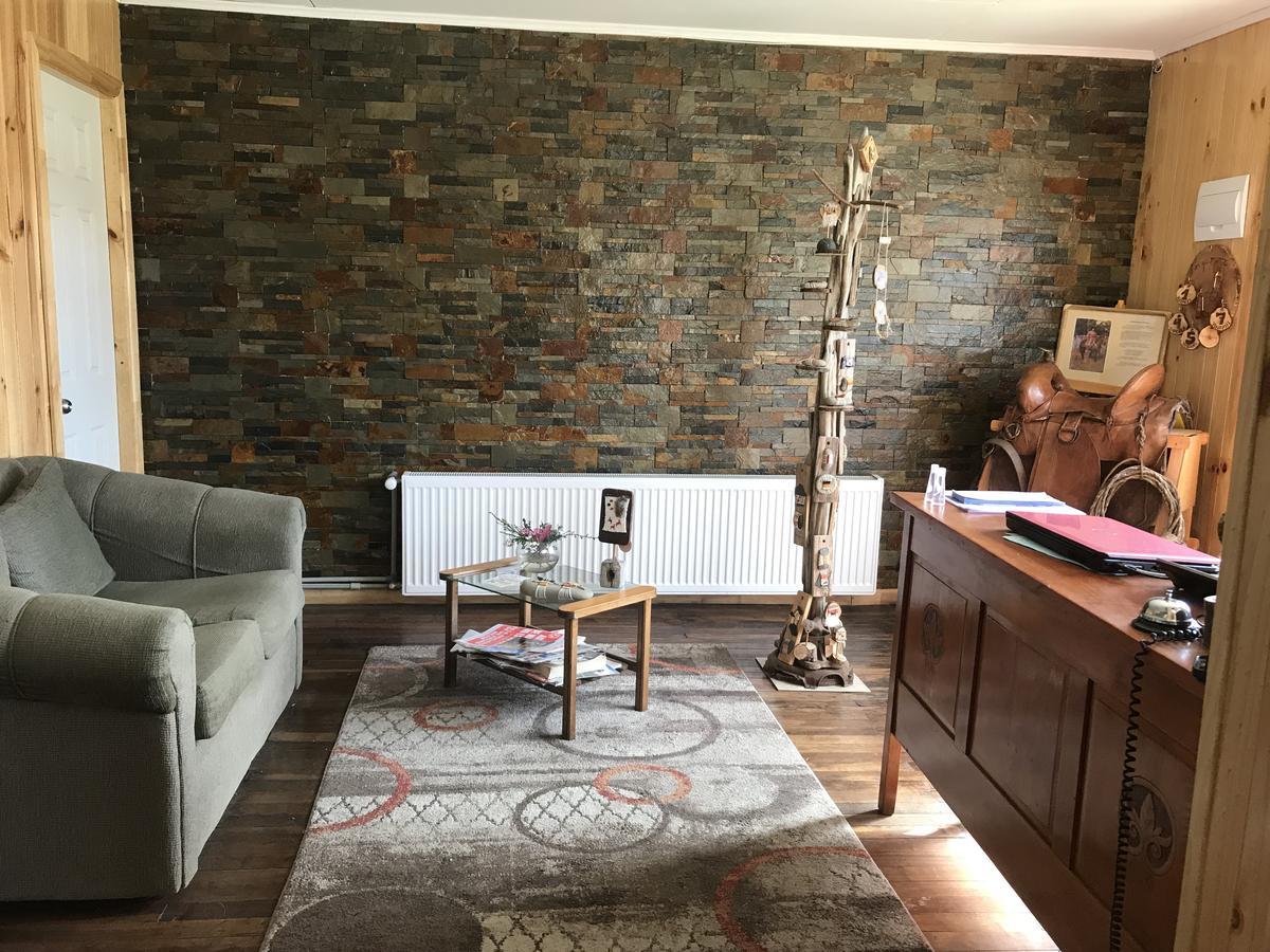 Hostal Los Pioneros Puerto Natales Zewnętrze zdjęcie