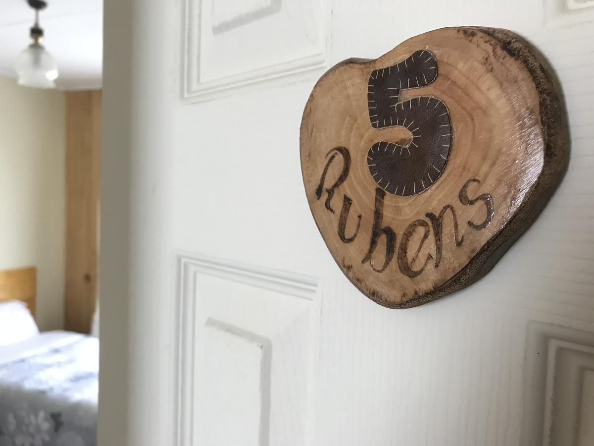 Hostal Los Pioneros Puerto Natales Zewnętrze zdjęcie